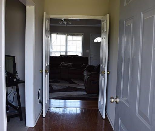 2nd image of 7124 Oak Side Dr