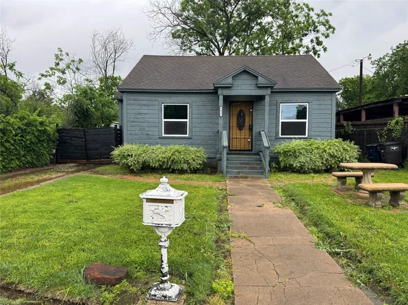 5012 S Hampshire Blvd, Fort Worth, TX 76103