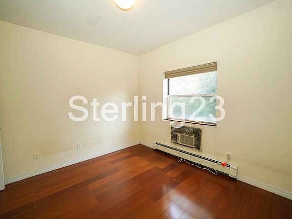 5th image of 3037 30th St APT 3R