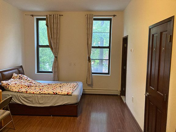 High ceilings and tall windows=tons of natural light