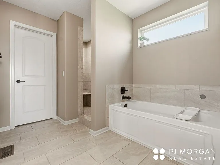 5109 N 209th St — Photo 24