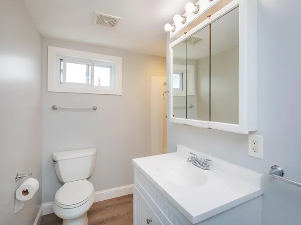 5 Johnson Ave #1, Hampton, NH 03842