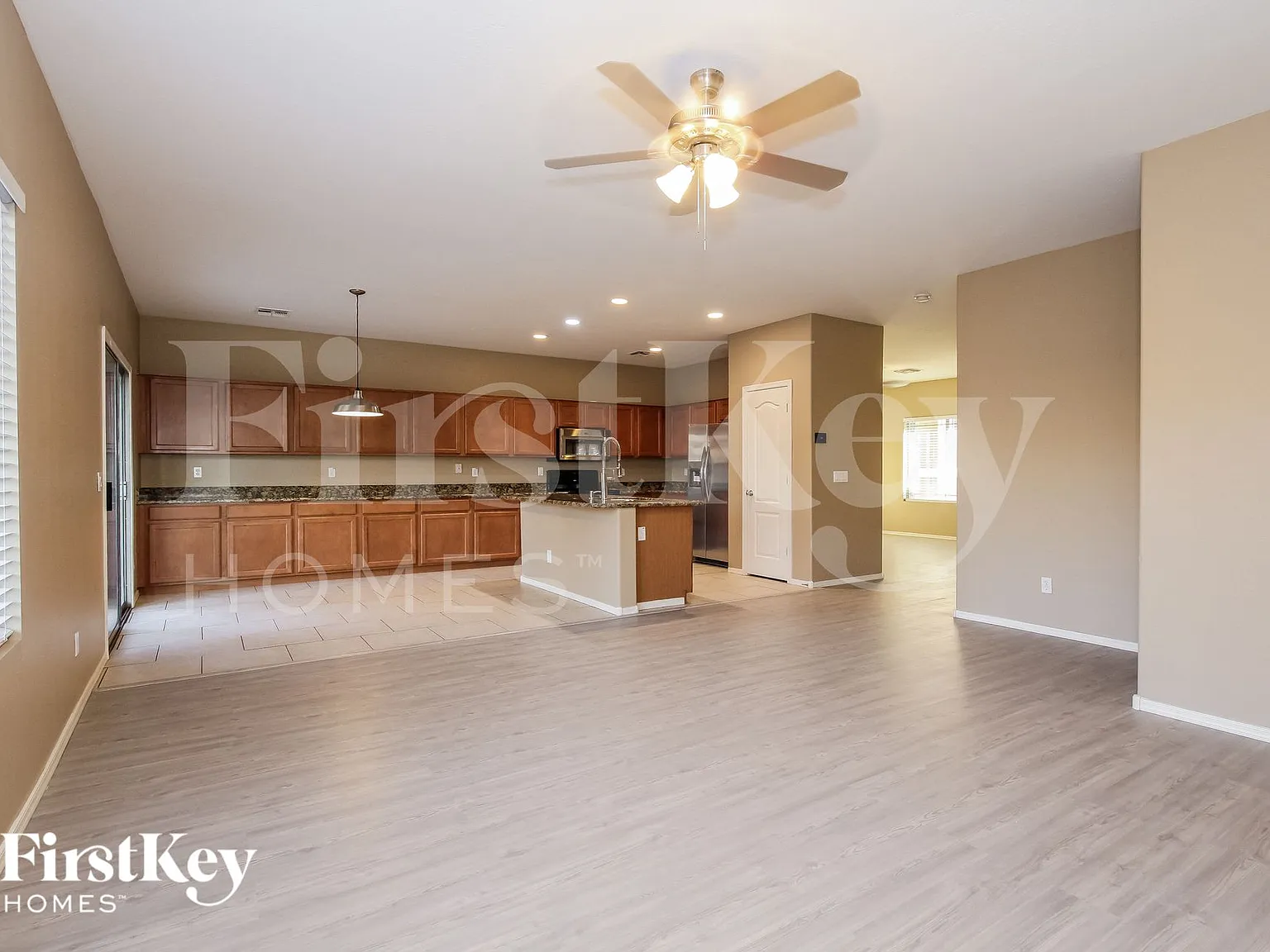 4 bed, 2.5 bath, 2495 sqft, $2,665 — Photo 4