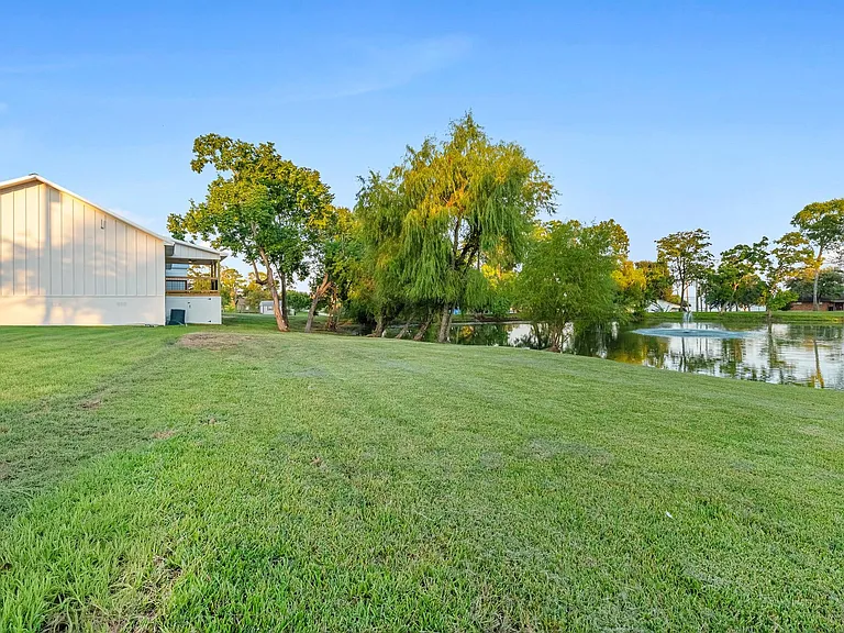 90 Coolcrest Dr — Photo 35