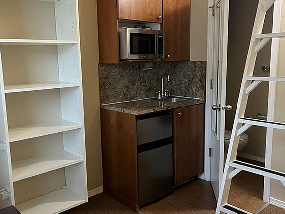 4th image of 16579 NE 84th Ct #11804857