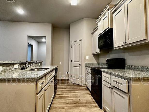 4th image of 17819 Private Road 2160 #2