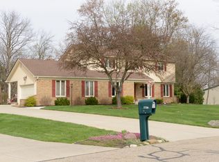 7716 Heatherwood Dr, Canal Winchester, OH 43110