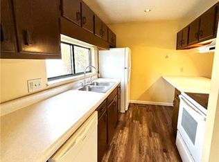 131 Orchard Dr #D, Saint Clairsville, OH 43950