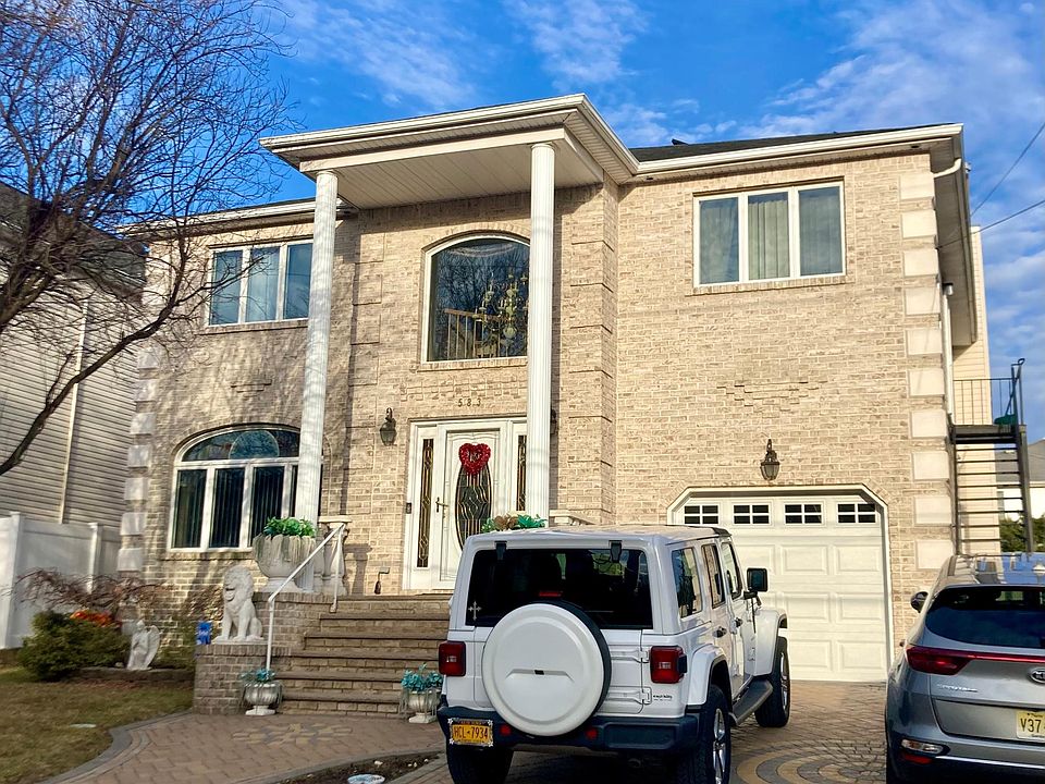 1st image of 583 Yetman Ave