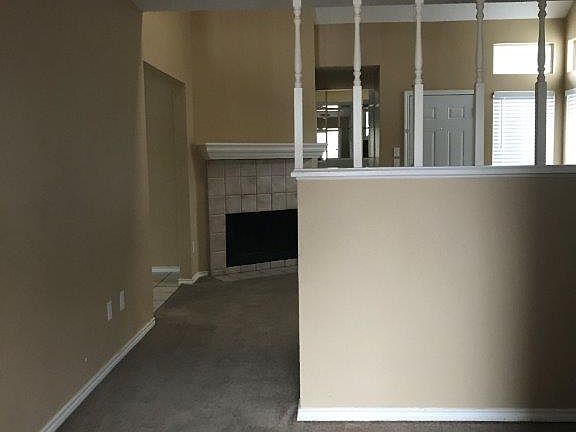 3rd image of 1526 Curtis Ln