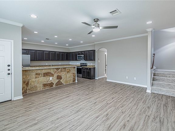 3rd image of 3316 Travis Cole Ave