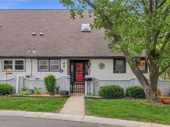 70 Woodbridge Ln, Kansas City, MO 64145