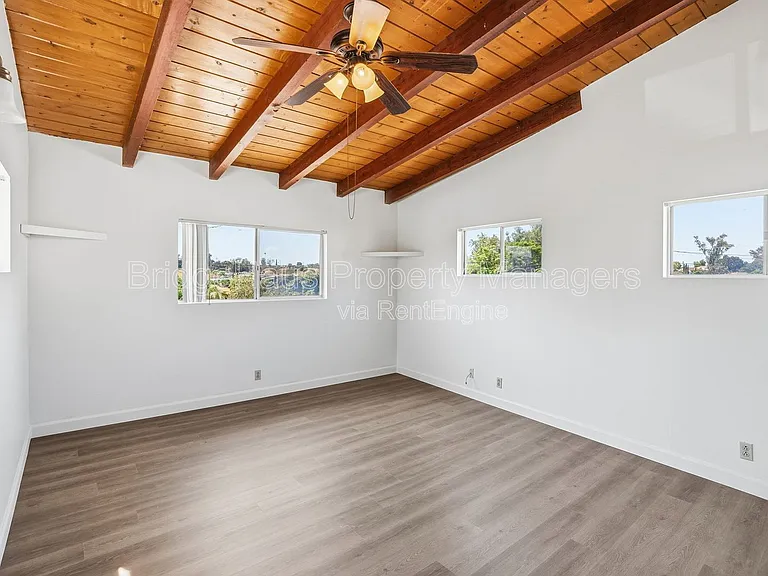 7562 Zemco Dr — Photo 19