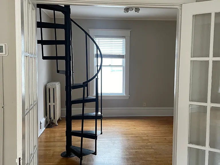 2509 Grand Ave S #2 — Photo 3