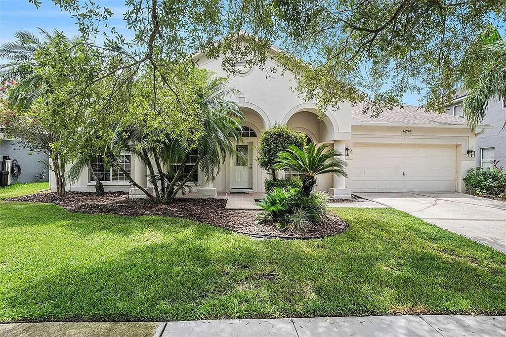 4 bed, 3.0 bath, 2400 sqft, $3,000 — Photo 1