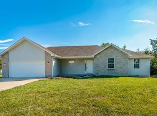 9600 E Shelly Ln, Centralia, MO 65240