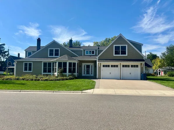 2287 6th St, White Bear Lake, MN 55110