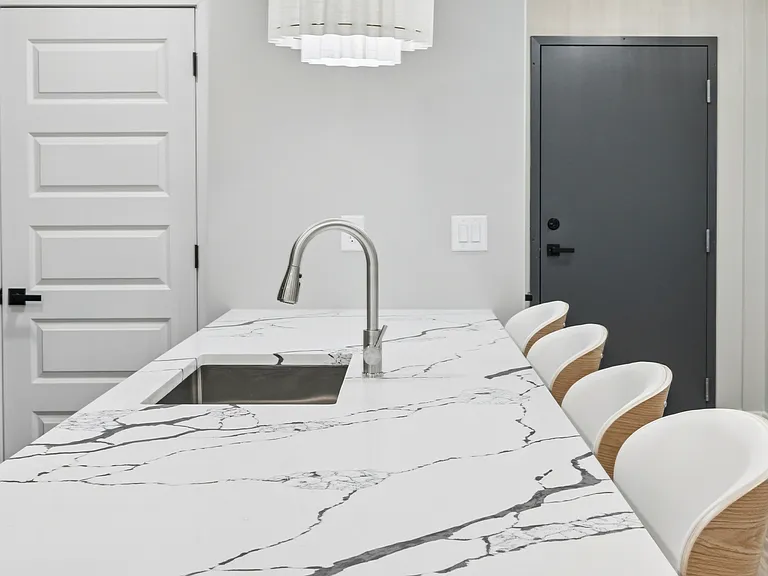 The Tucker Luxury Apartments — Photo 32