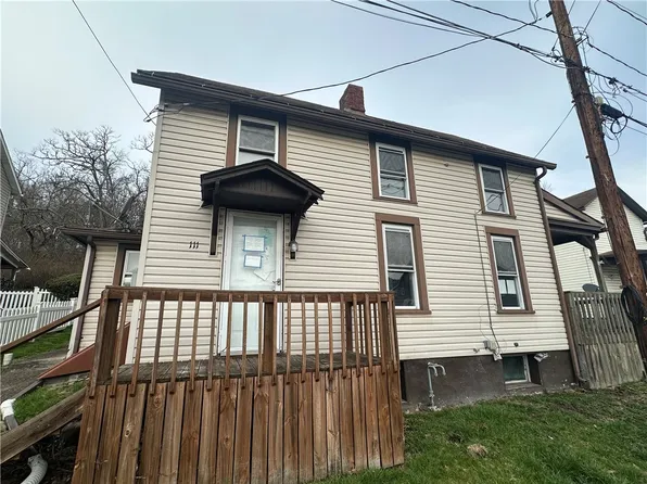 111 Center St, Millsboro, PA 15348