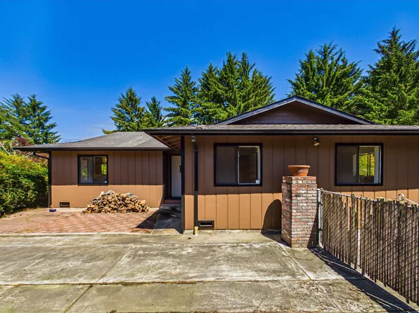 7181 Worthington Dr, Eureka, CA 95503