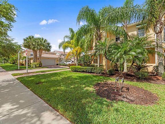 3rd image of 28266 Villagewalk Cir