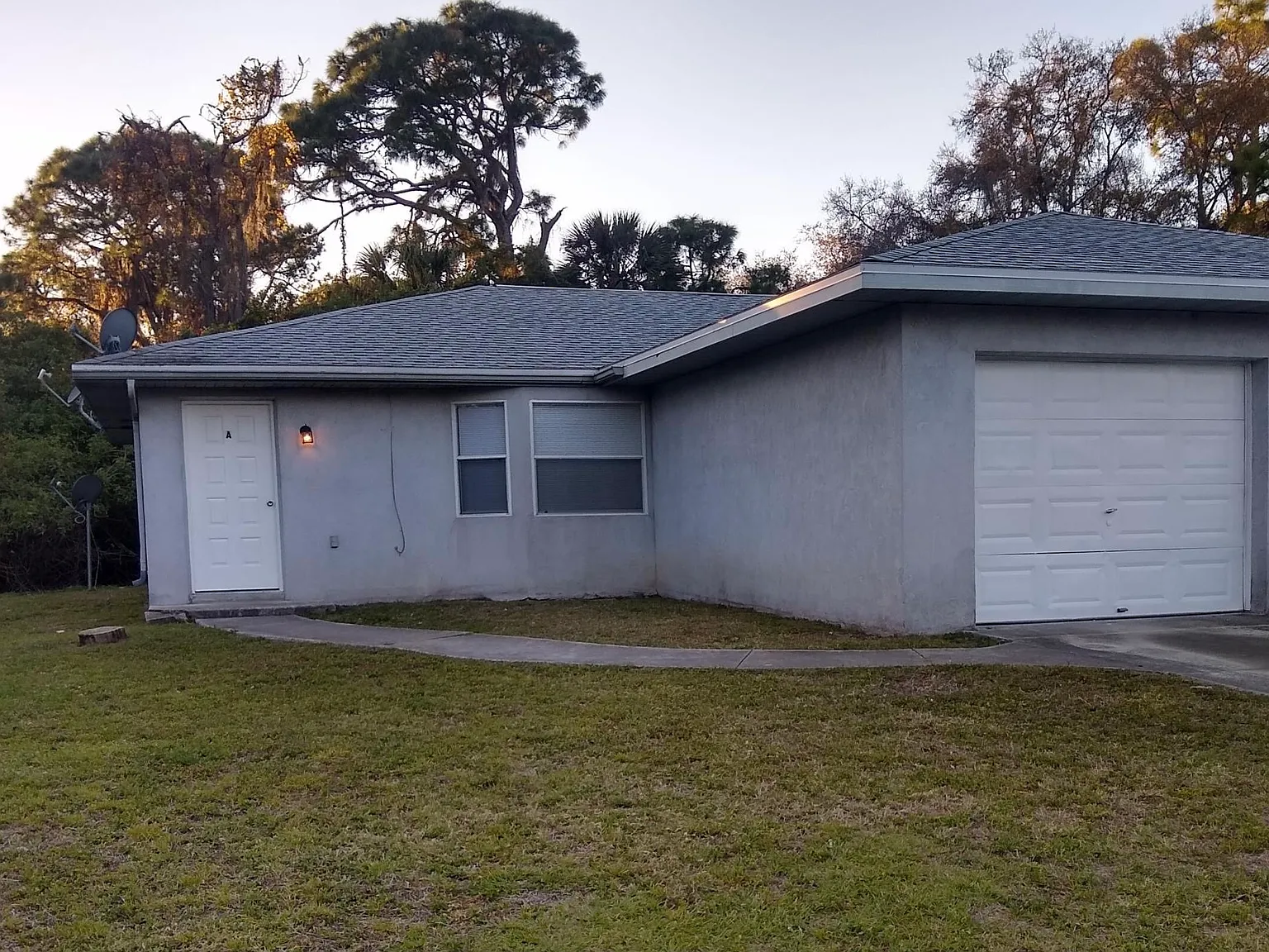 2 bed, 920 sqft, $1,300 — Photo 2