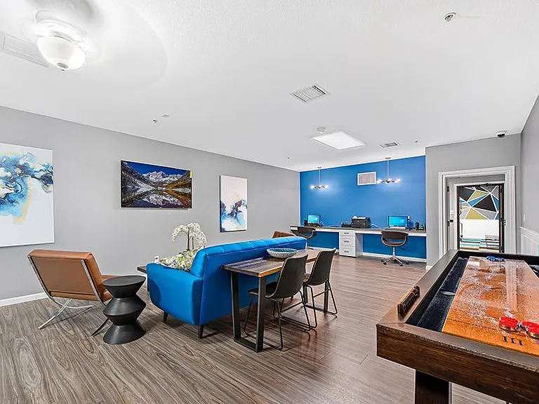 The Incline Apartments and Studios — Photo 9