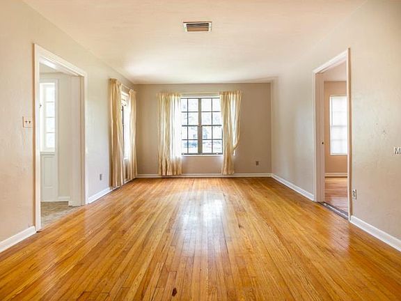 5th image of 3116 N Julia Cir