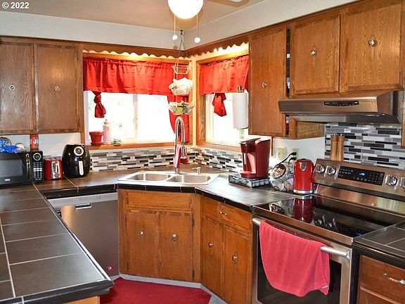 5th image of 8255 SW Glencreek Ct