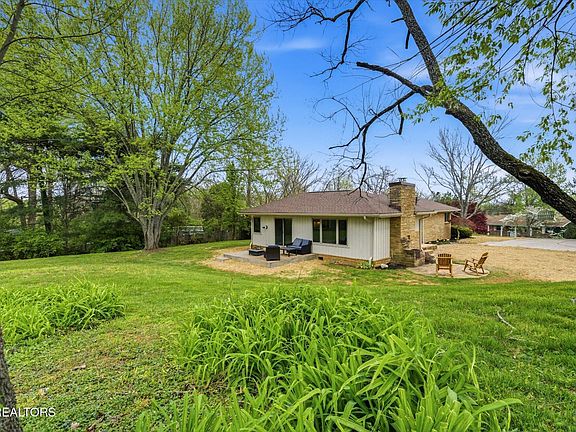 4th image of 1327 N Briscoe Cir