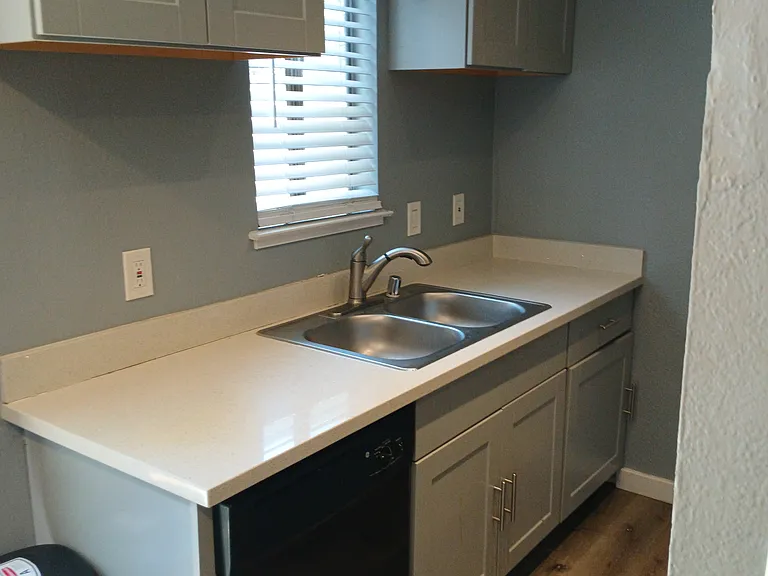 2415 W St #6 — Photo 16