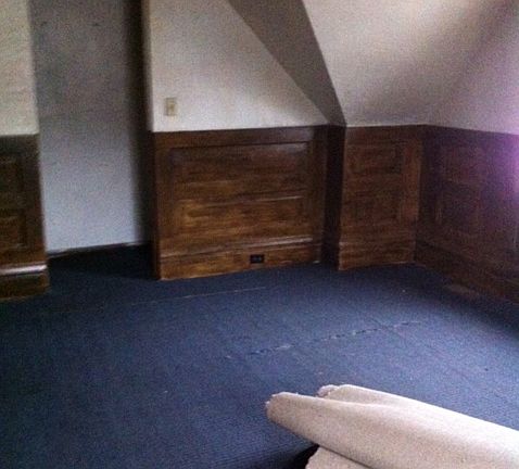 4th image of 452 Parker St