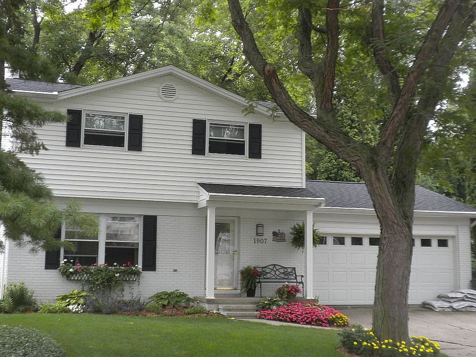 1st image of 1907 Tamarisk Dr