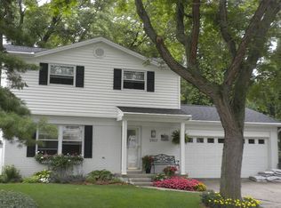 1907 Tamarisk Dr, East Lansing, MI 48823