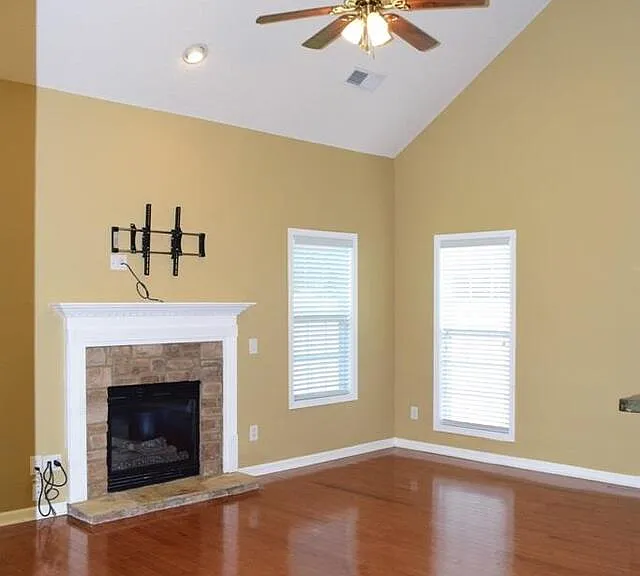 35 Bedford Park Dr — Photo 8