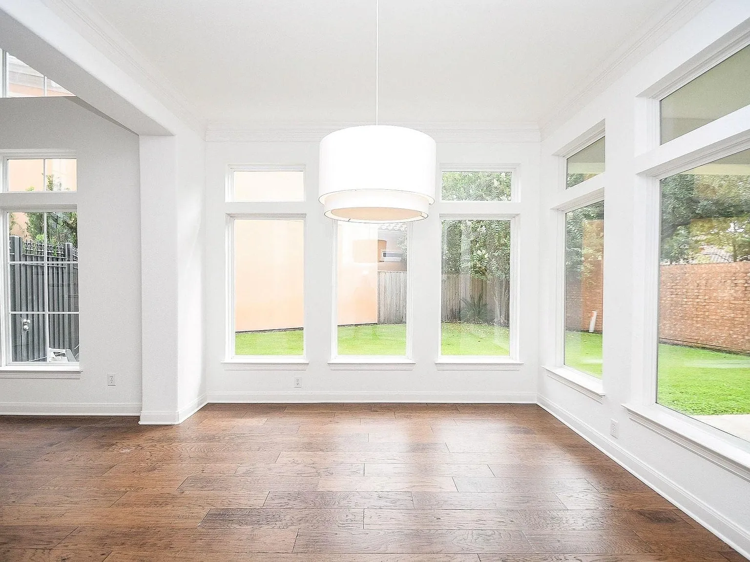 3 bed, 3.5 bath, 3648 sqft, $5,250 — Photo 4