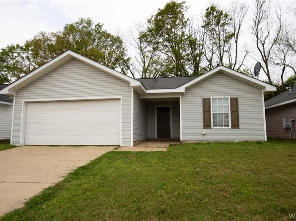 528 Holly Berry Ln, Moundville, AL 35474