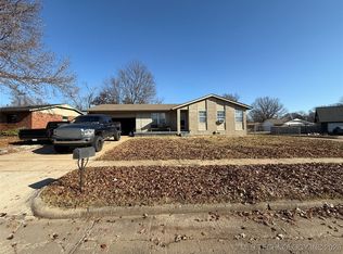 1749 Southridge Dr, Pryor, OK 74361