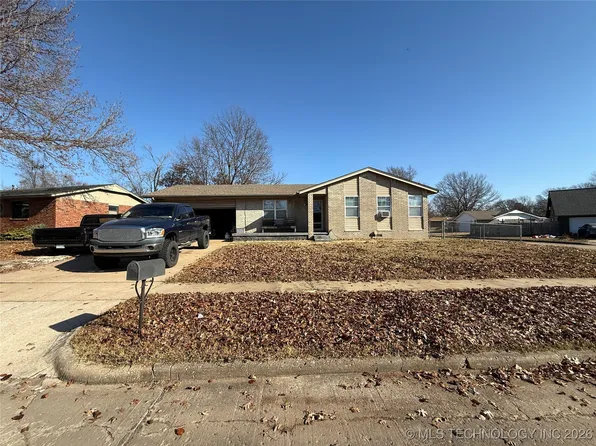 1749 Southridge Dr, Pryor, OK 74361