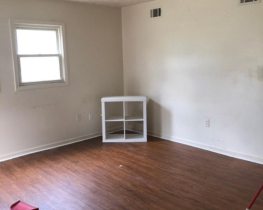 2nd image of 804 Brooklyn Ave