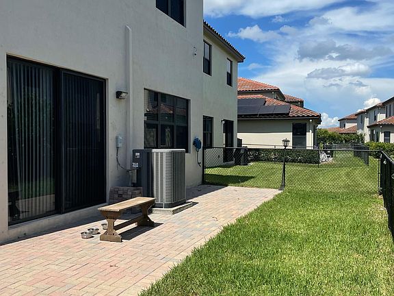 2nd image of 5444 Cameron Dr