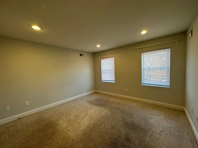 305 S Ann St — Photo 18