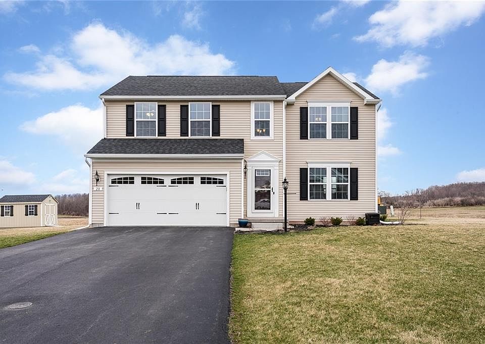 1st image of 28 Goldenhill Ln