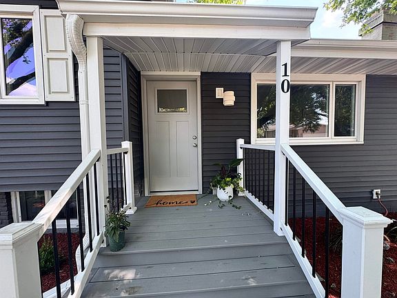 3rd image of 10 Evergreen Ln