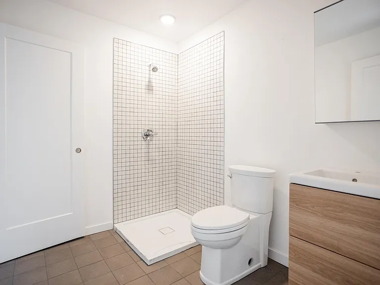 2616 Harrison St — Photo 13