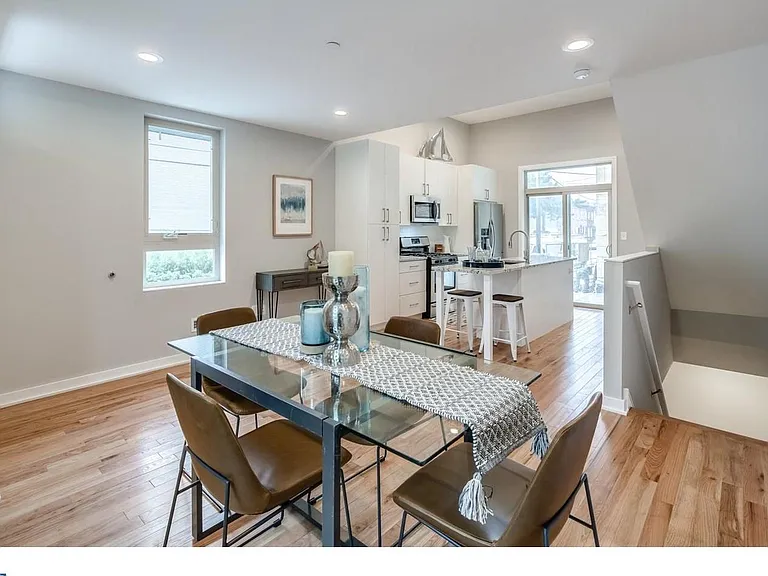 1846 E Cumberland St — Photo 8