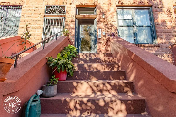 Rented by MySpaceNYC | media 10