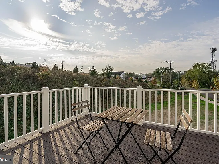 350 Flintrock Ct — Photo 16