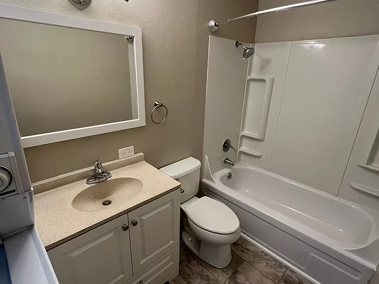 502 NE 78th Ave — Photo 14