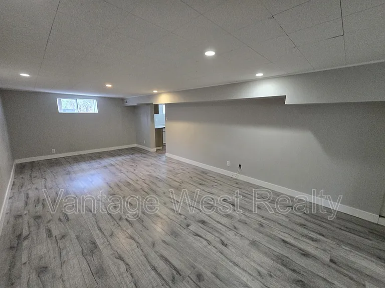 320B Rutland Rd S — Photo 10